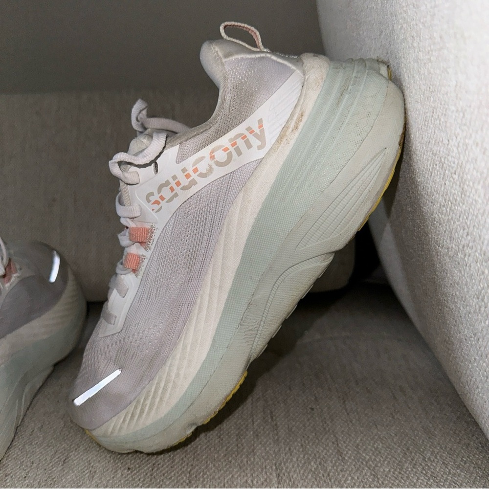 Size 6.5- Saucony Hurricane 24 Wide White Foam W